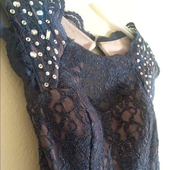 David's Bridal lace dress w/ keyhole back - Picture 2 of 6